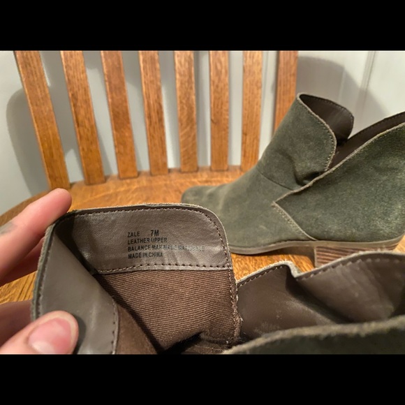 Heeled ankle boots - Picture 8 of 9